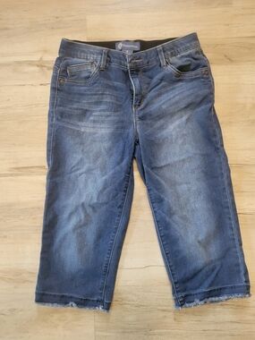 Democracy Indigo Blue Crop Knee Length Skimmer Jeans